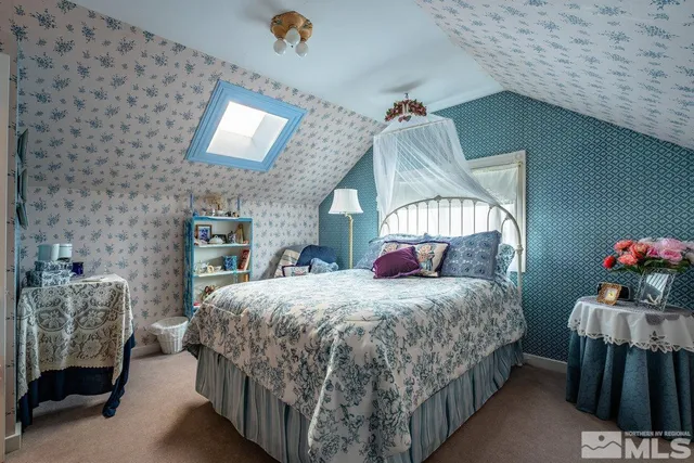 a view of a back yard of the house