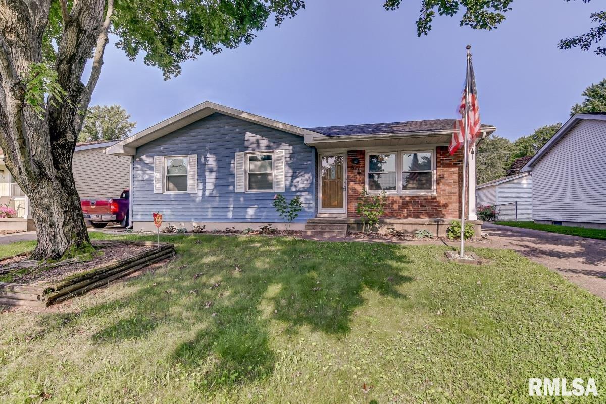 2105 Scarbrough Road Springfield, IL 62702 - Photo 2 of 23