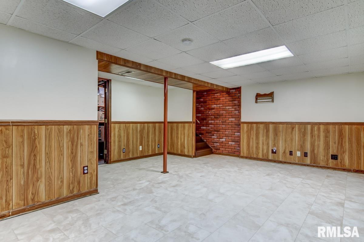 2105 Scarbrough Road Springfield, IL 62702 - Photo 17 of 23
