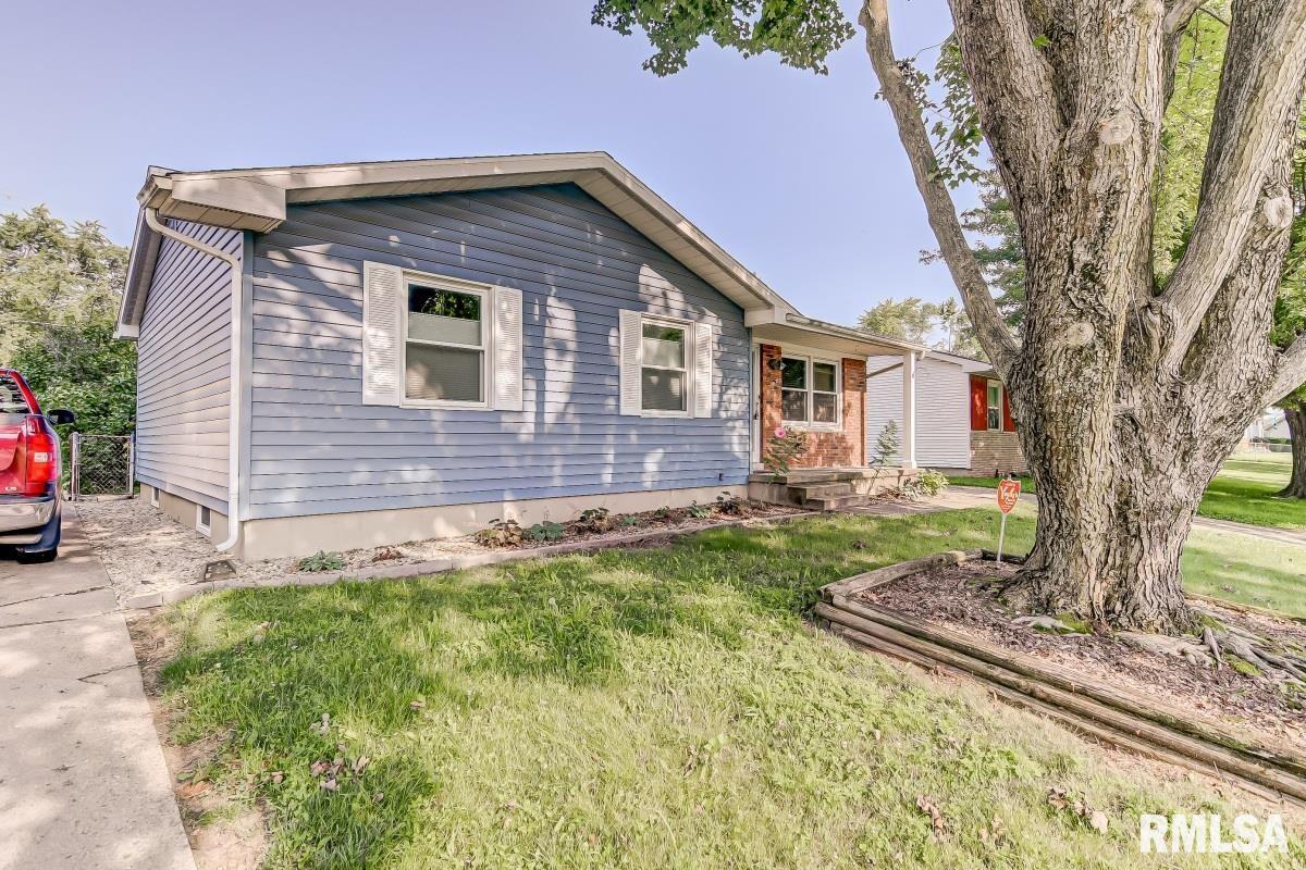 2105 Scarbrough Road Springfield, IL 62702 - Photo 3 of 23