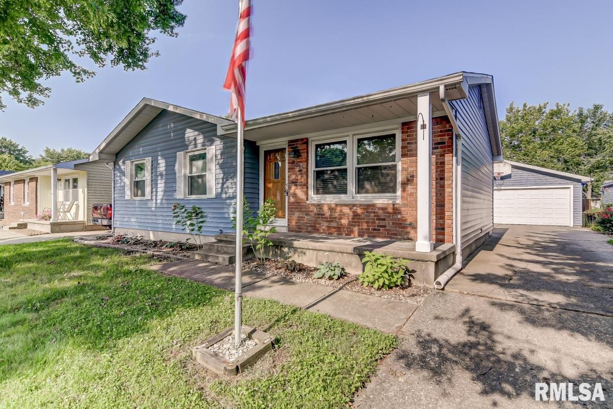 2105 Scarbrough Road Springfield, IL 62702 - Photo 4 of 23