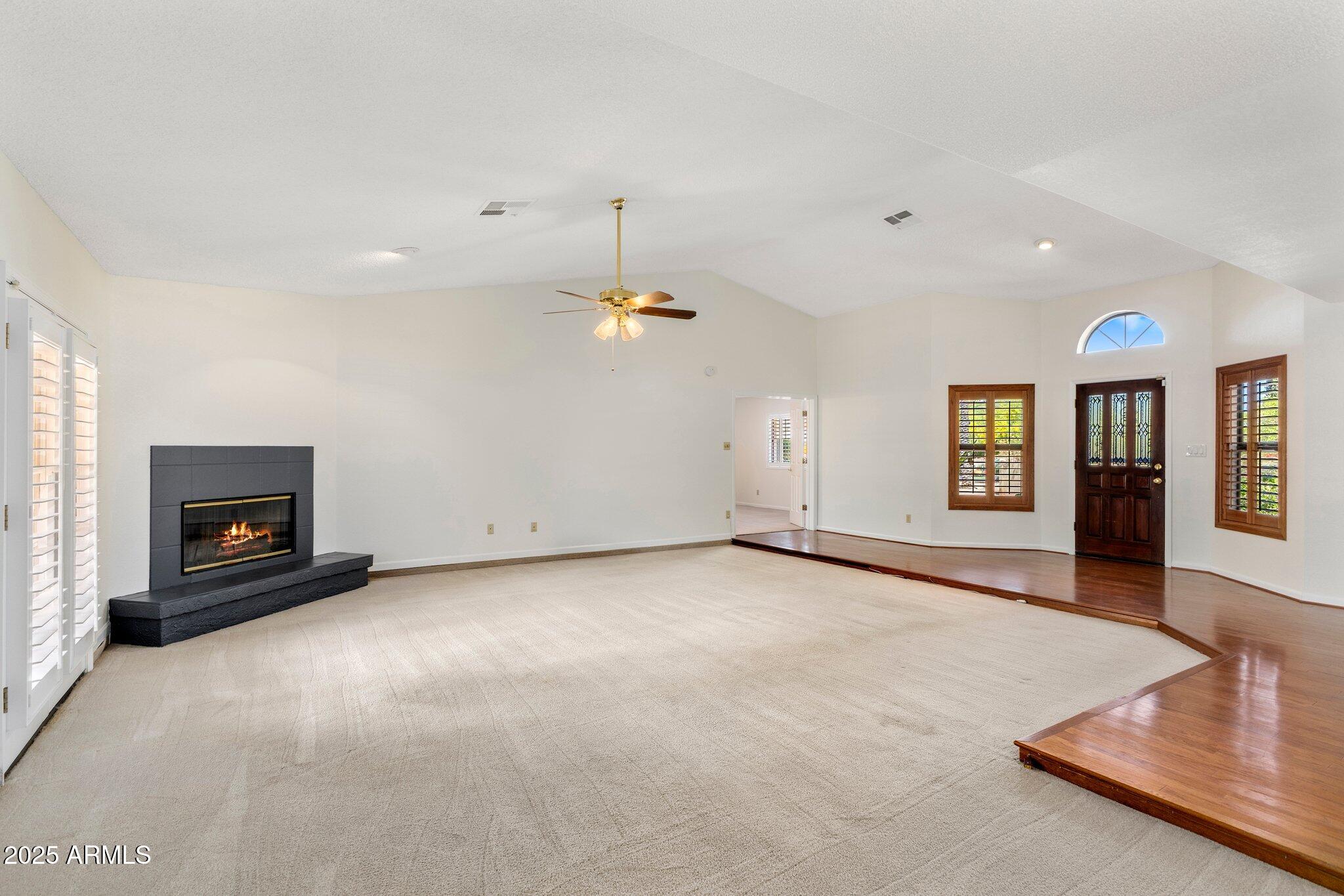 1017 East Grandview Road Phoenix, AZ 85022 - Photo 5 of 36 Living Room