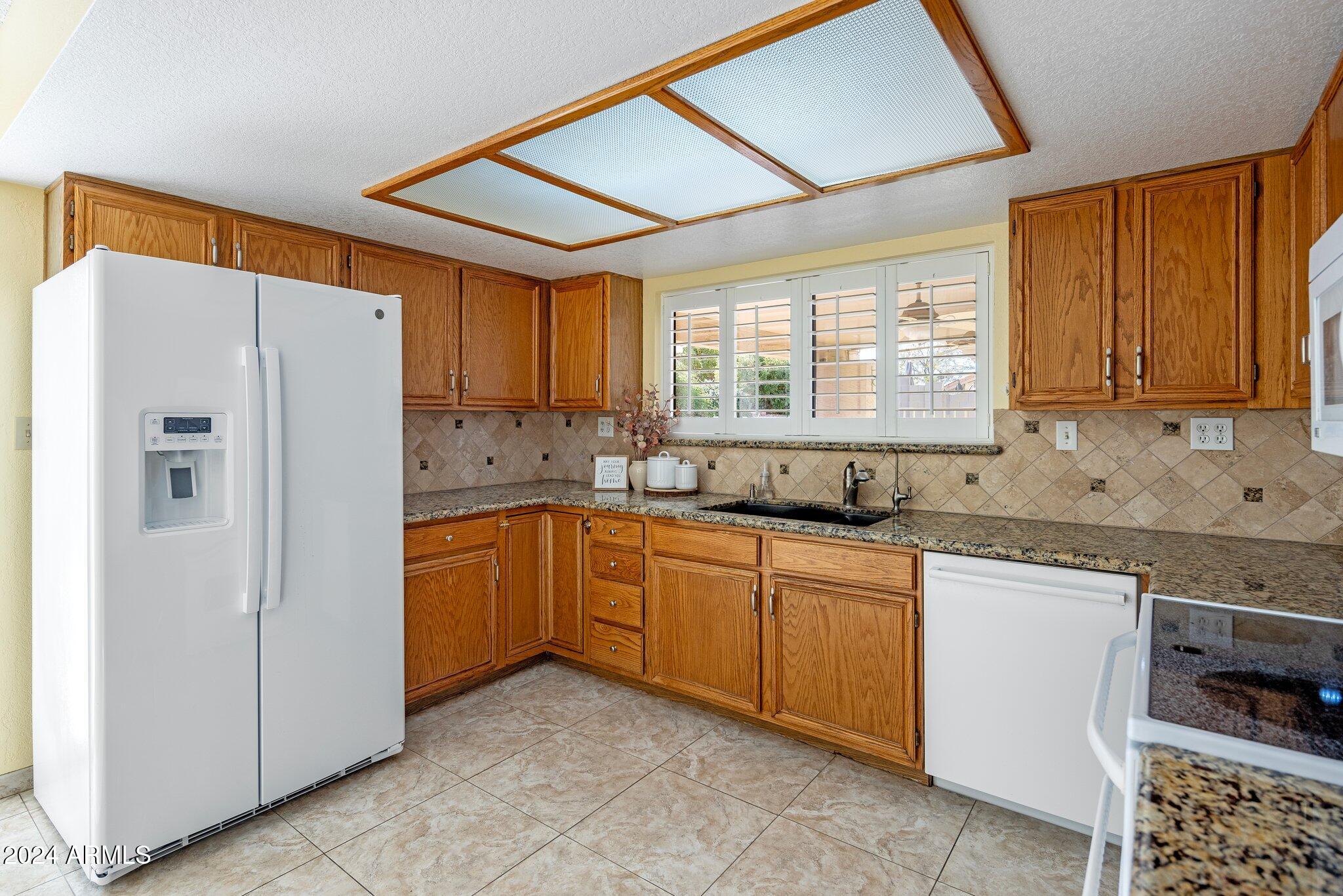 1017 East Grandview Road Phoenix, AZ 85022 - Photo 8 of 36 Kitchen