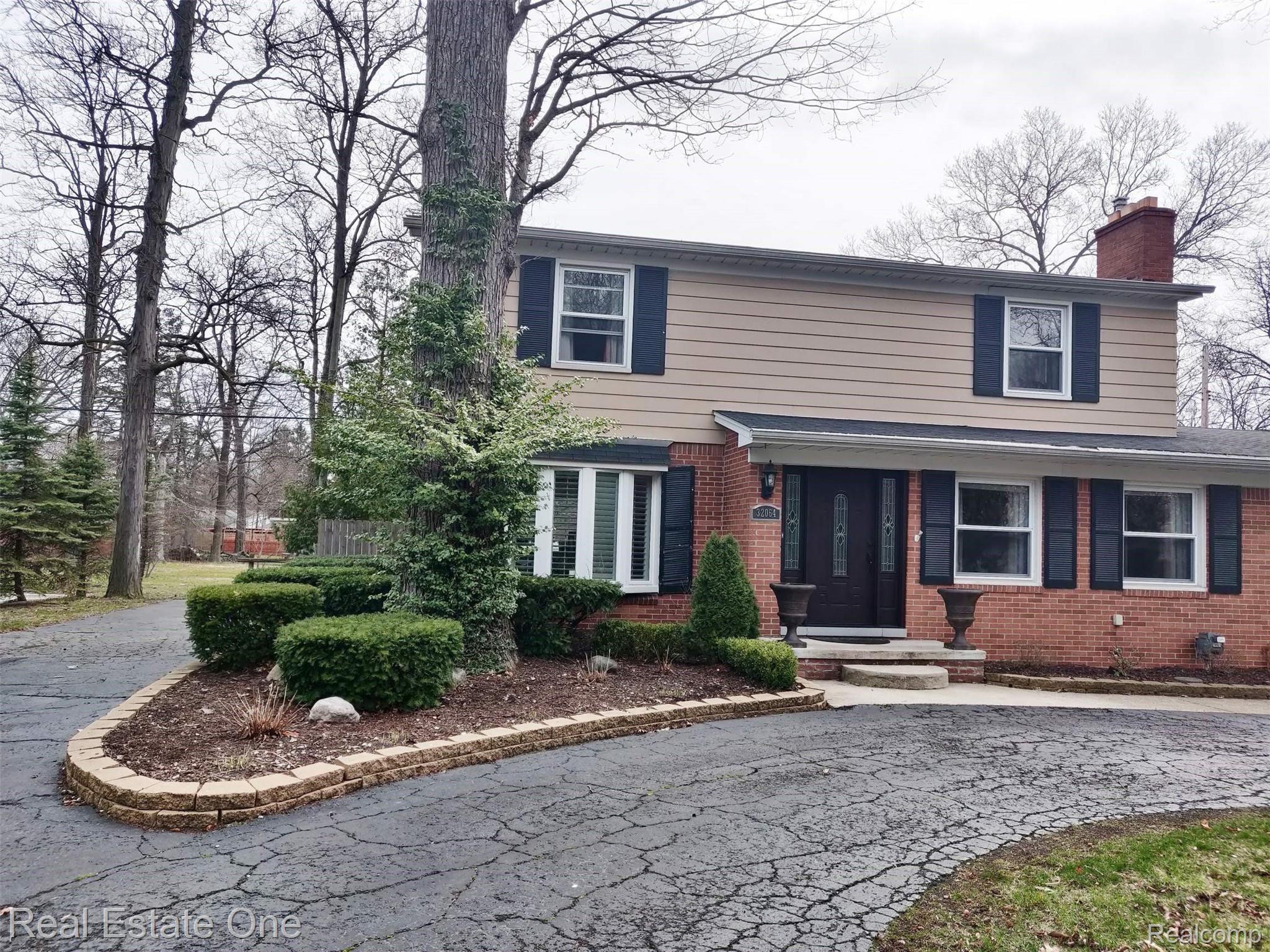 32064 Bonnet Hill Road Farmington, MI 48334 - Photo 28 of 29 0A508E8F-5B5A-47F7-8611-AF9E2DBB15FF.jpeg