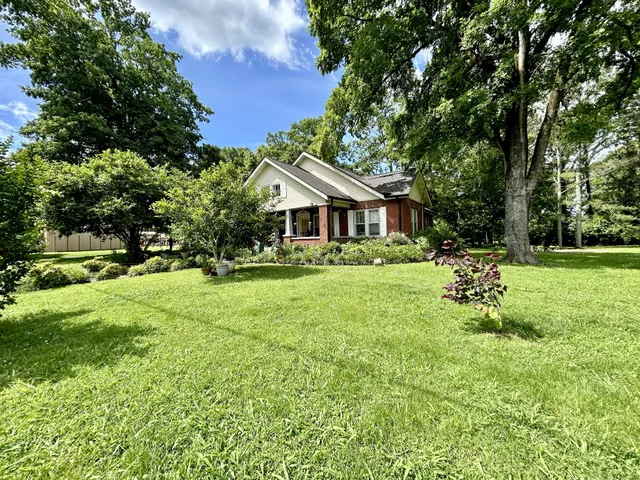 $245,000 | 395 Market Street, Elkton, TN 38455