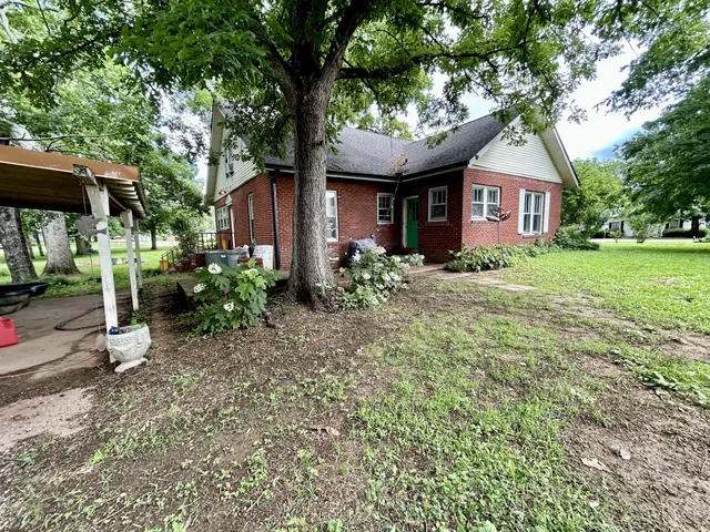 $230,000 | 395 Market Street, Elkton, TN 38455