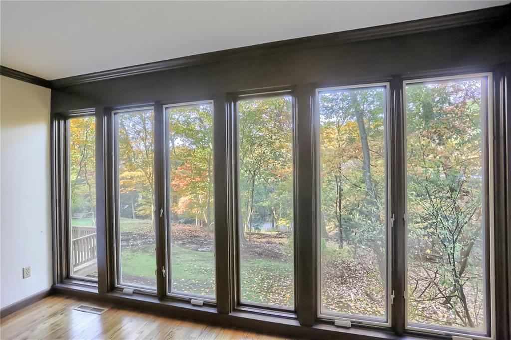 108 Berwyn Road Pittsburgh, PA 15237 - Photo 4 of 25 Gallery Image 4
