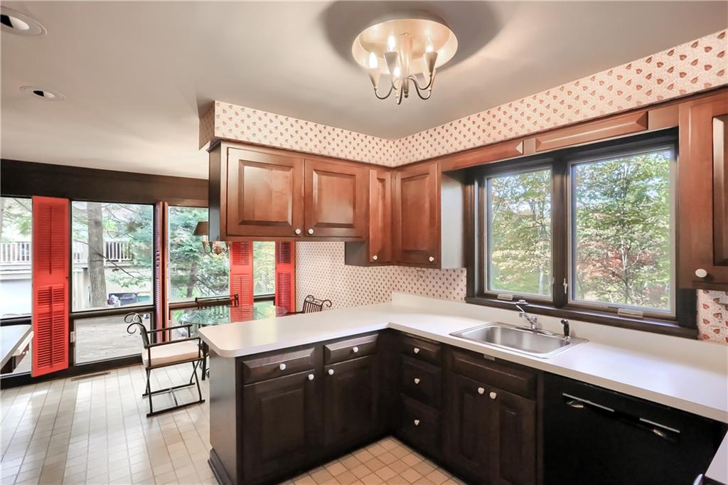 108 Berwyn Road Pittsburgh, PA 15237 - Photo 7 of 25 Gallery Image 7