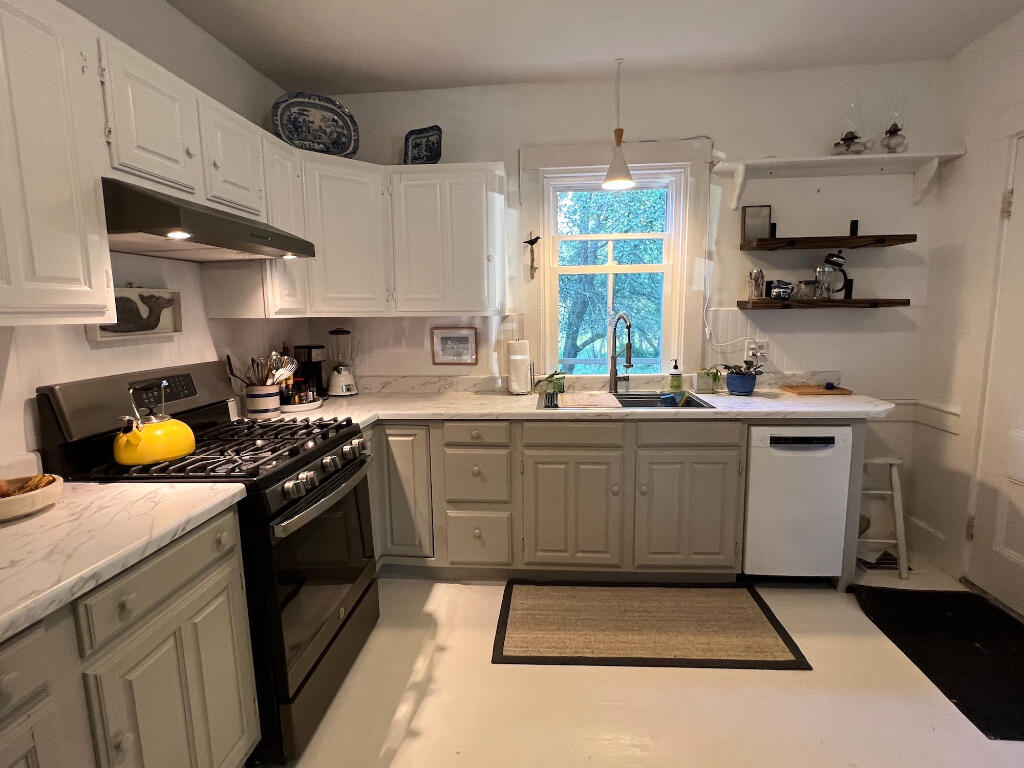 129 Bayview Road Penobscot, ME 04476 - Photo 8 of 20 07