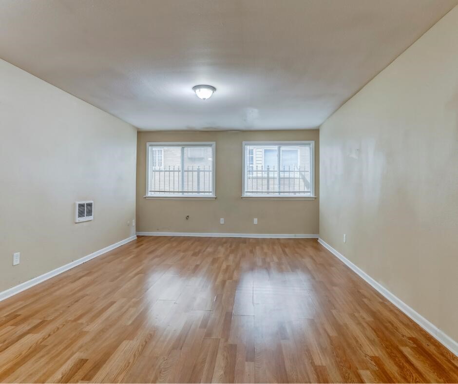 15000 Greenfield Road, Unit : 10 Detroit, MI 48227 - Photo 6 of 10
