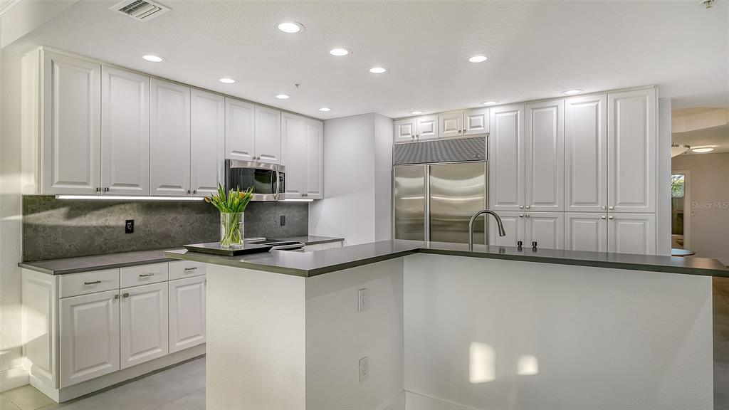 166 Golden Gate Point, Unit 22 Sarasota, FL 34236 - Photo 17 of 49