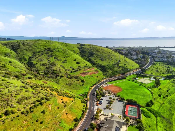 $750,000 | 332 Crescent Court, Brisbane, CA 94005