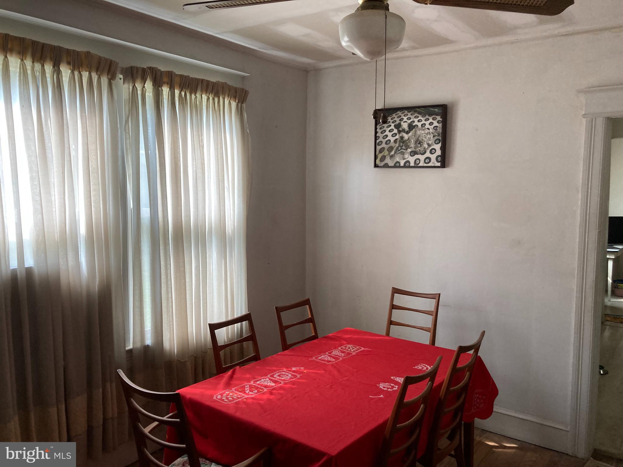 9811 Piscataway Road Clinton, MD 20735 - Photo 18 of 33 Dining Room