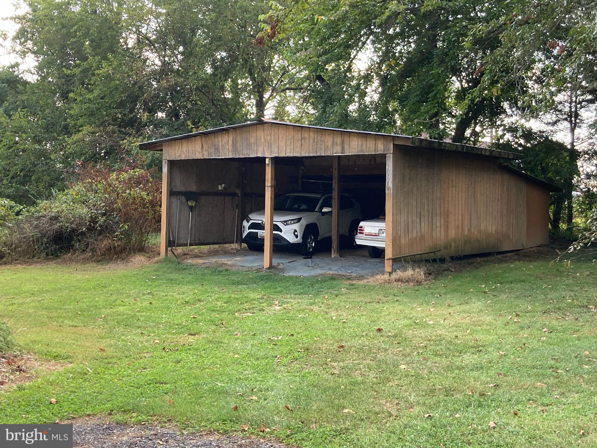 9811 Piscataway Road Clinton, MD 20735 - Photo 6 of 33 4-car carport