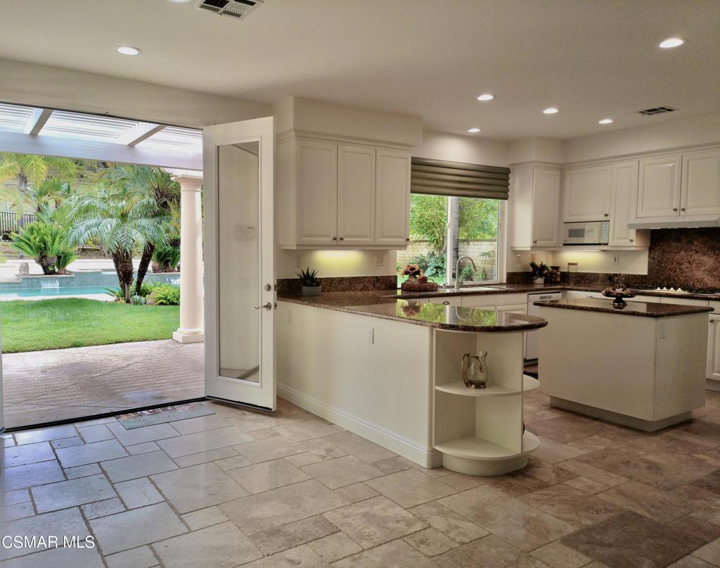 6438 Deerbrook Road Oak Park, CA 91377 - Photo 13 of 44