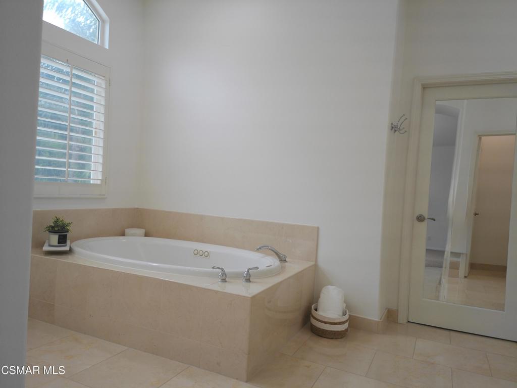 6438 Deerbrook Road Oak Park, CA 91377 - Photo 27 of 44