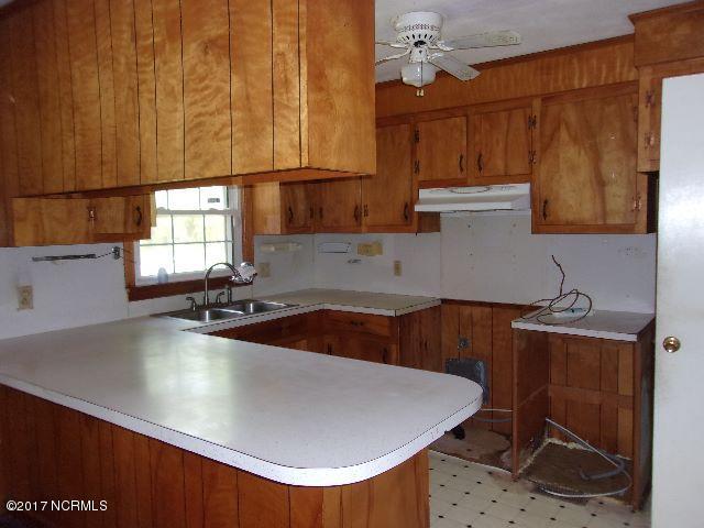 328 Gray Road Chocowinity, NC 27817 - Photo 4 of 18 13