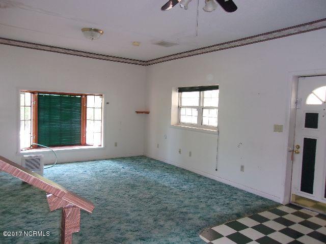 328 Gray Road Chocowinity, NC 27817 - Photo 7 of 18 16