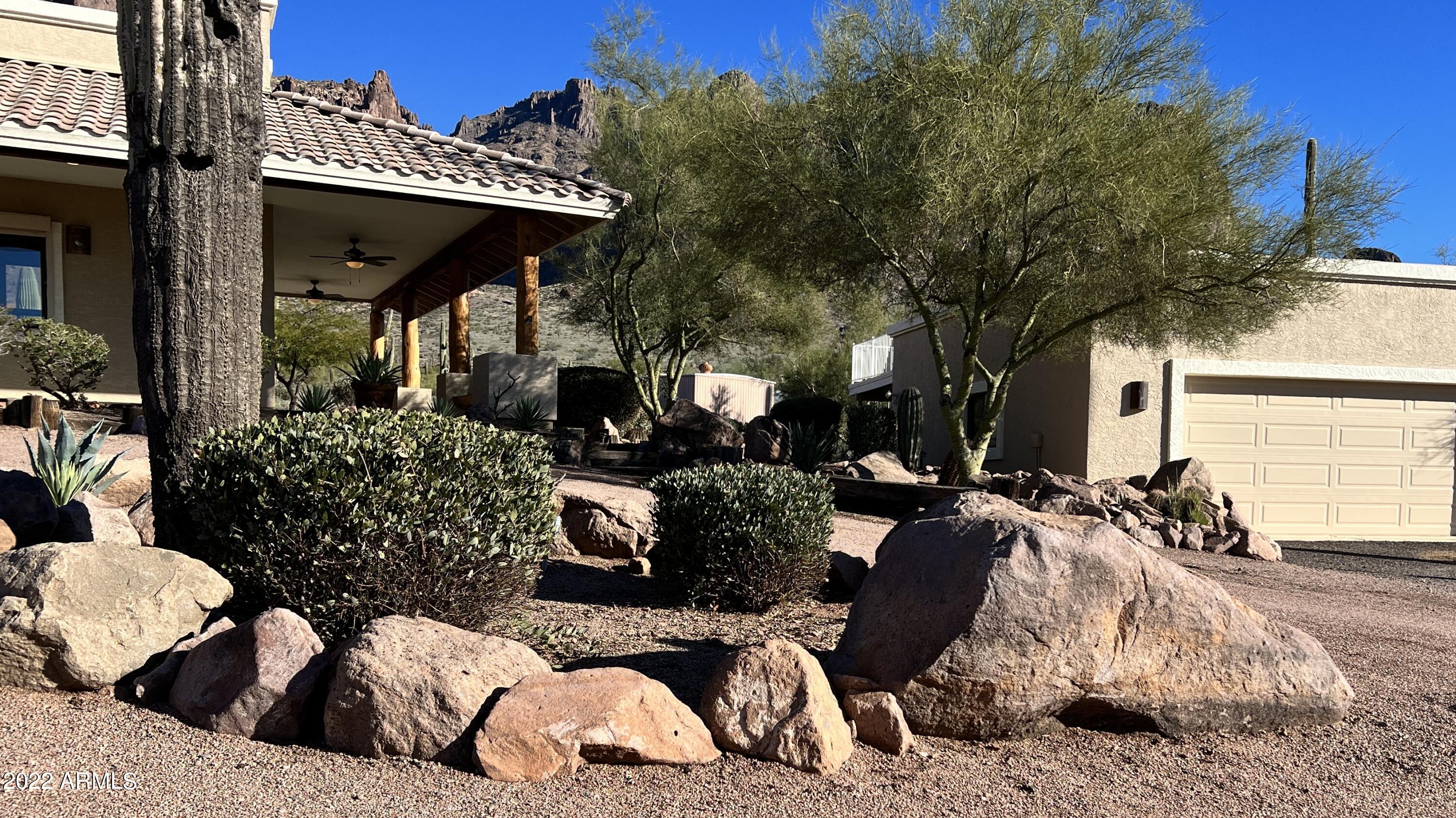 3315 North Prospectors Road Apache Junction, AZ 85119 - Photo 3 of 40 iP 08