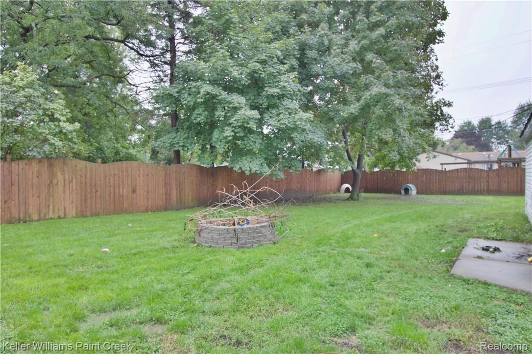 35425 Rutherford Street Clinton Township, MI 48035 - Photo 17 of 17 backyard 3.jpg