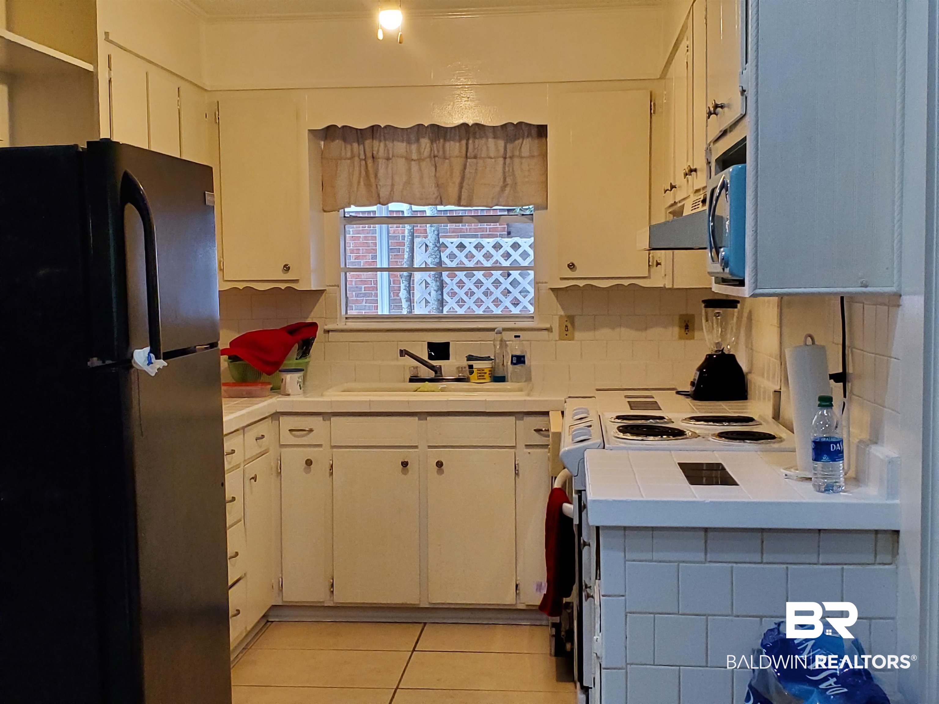 415 East Myrtle Avenue Foley, AL 36535 - Photo 12 of 26 kitchen