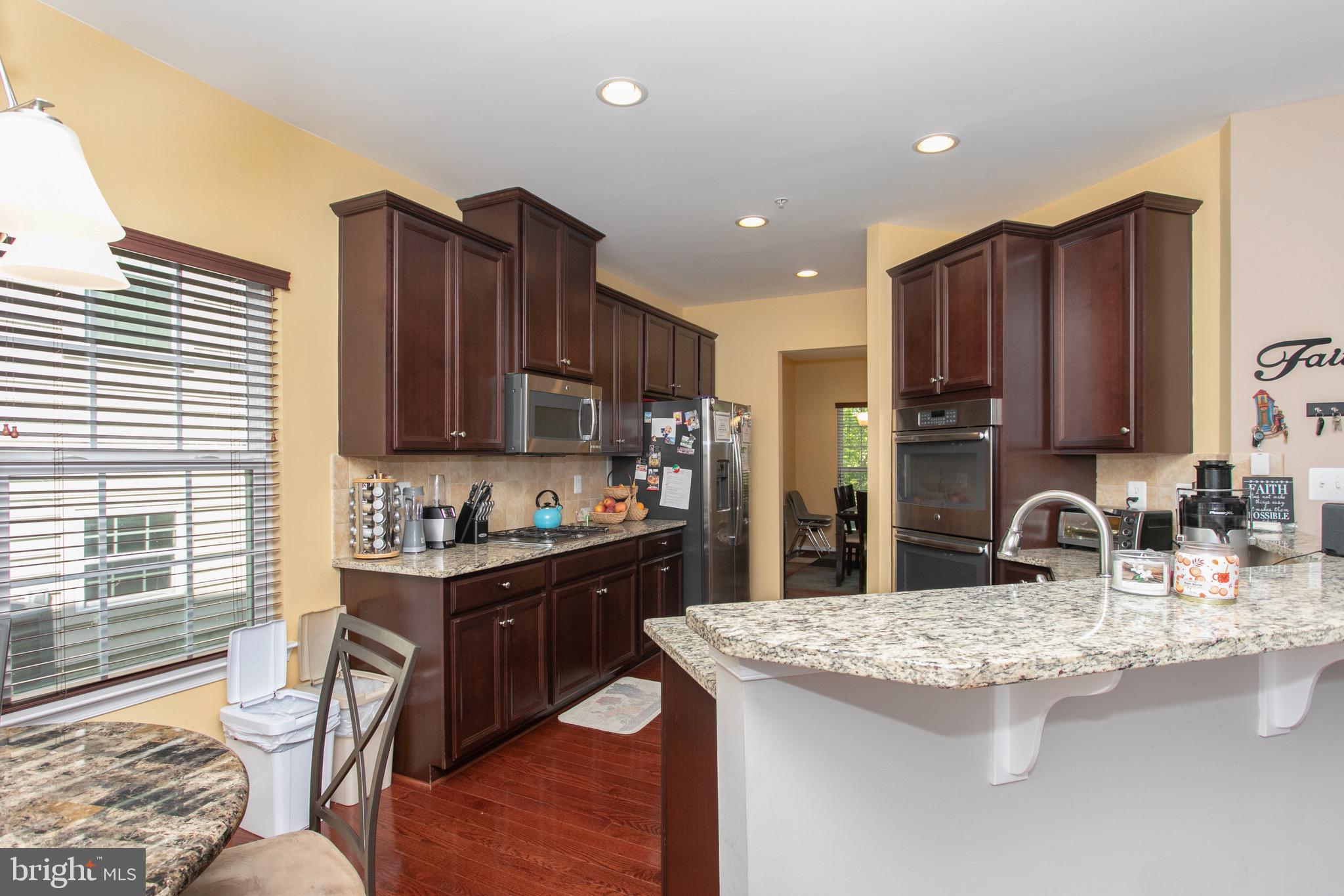 2515 Baileys Pond Road Accokeek, MD 20607 - Photo 12 of 19 double oven