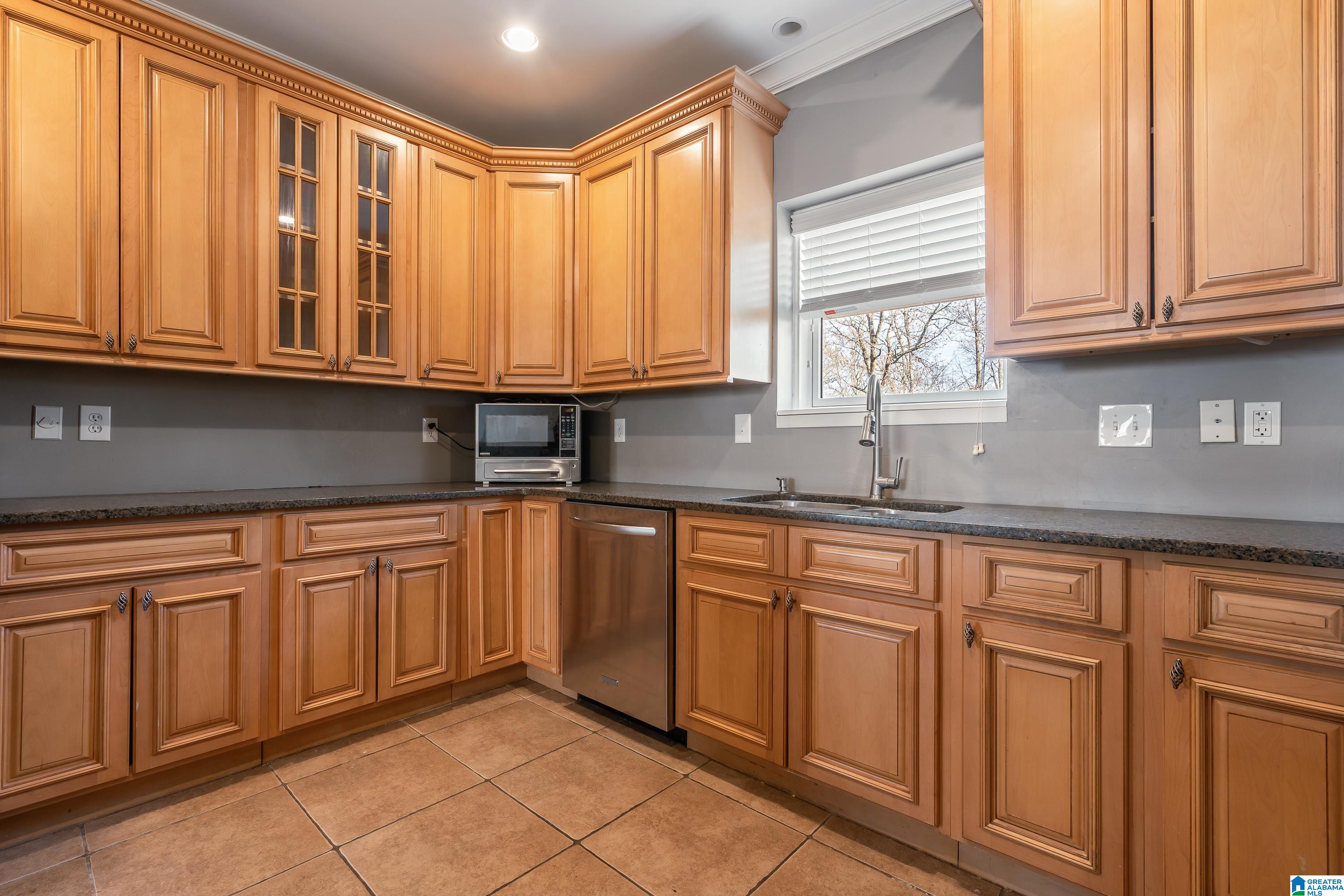 521 Shades Crest Road Birmingham, AL 35226 - Photo 14 of 45