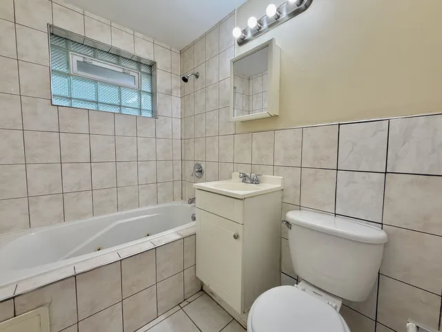 $247,000 | 163 West Raye Drive, Chicago Heights, IL 60411