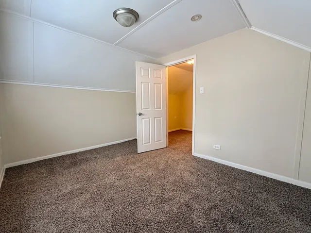 $247,000 | 163 West Raye Drive, Chicago Heights, IL 60411