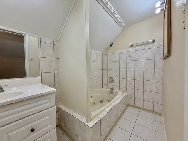 $247,000 | 163 West Raye Drive, Chicago Heights, IL 60411