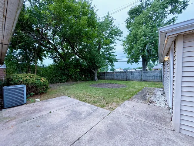 $247,000 | 163 West Raye Drive, Chicago Heights, IL 60411