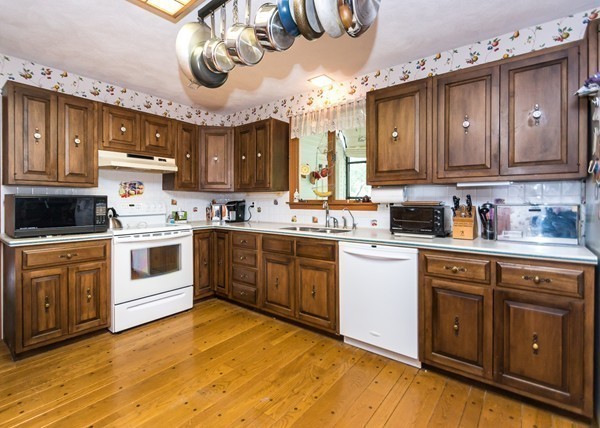 26 Rutledge Terrace Waltham, MA 02452 - Photo 5 of 16 Gallery Image 5