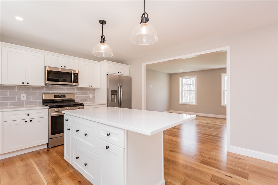 35 Glendale Road Tiverton, RI 02878 - Photo 9 of 47