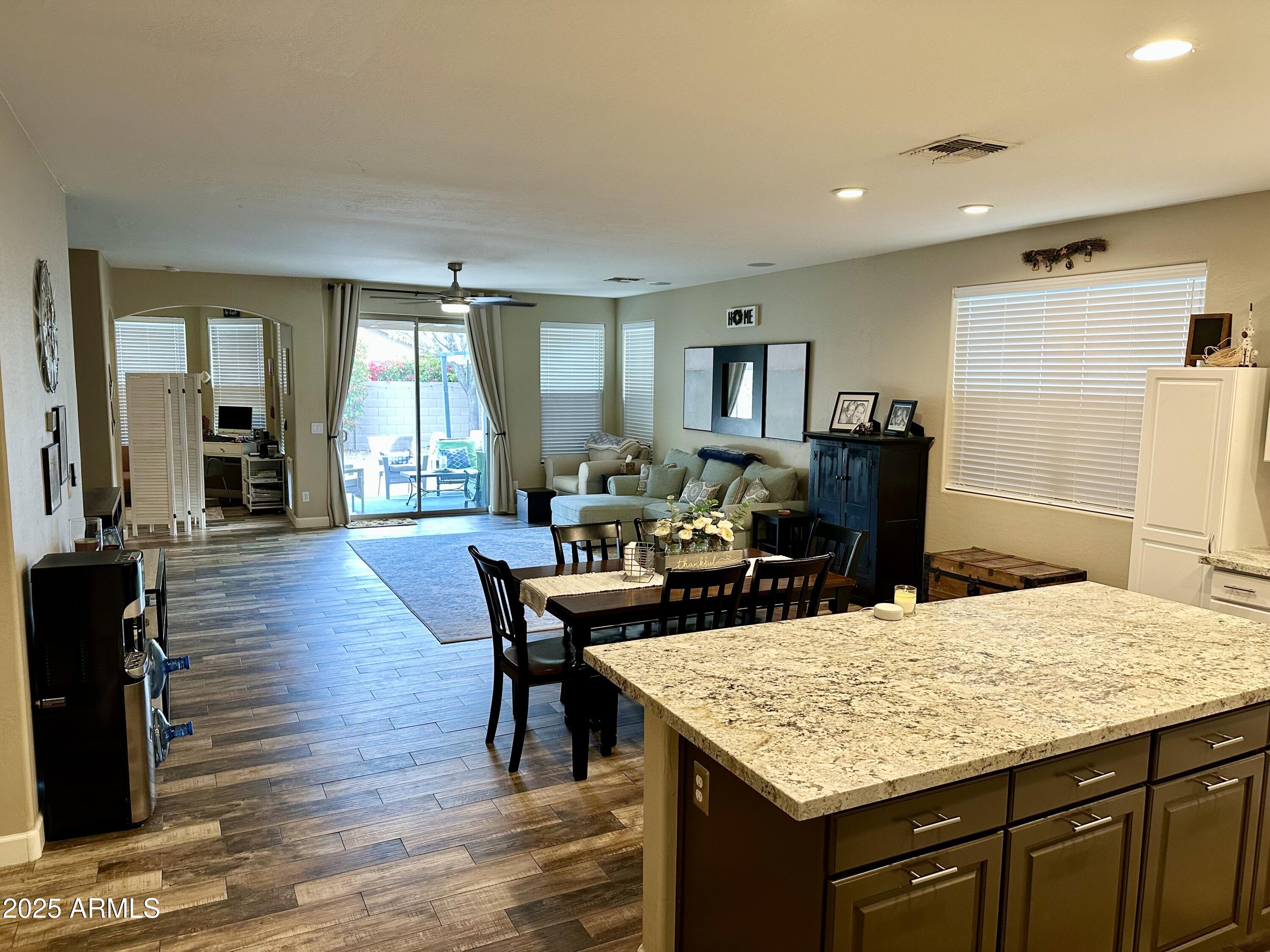 3021 West Trapanotto Road Phoenix, AZ 85086 - Photo 20 of 39 Kit/great room alt