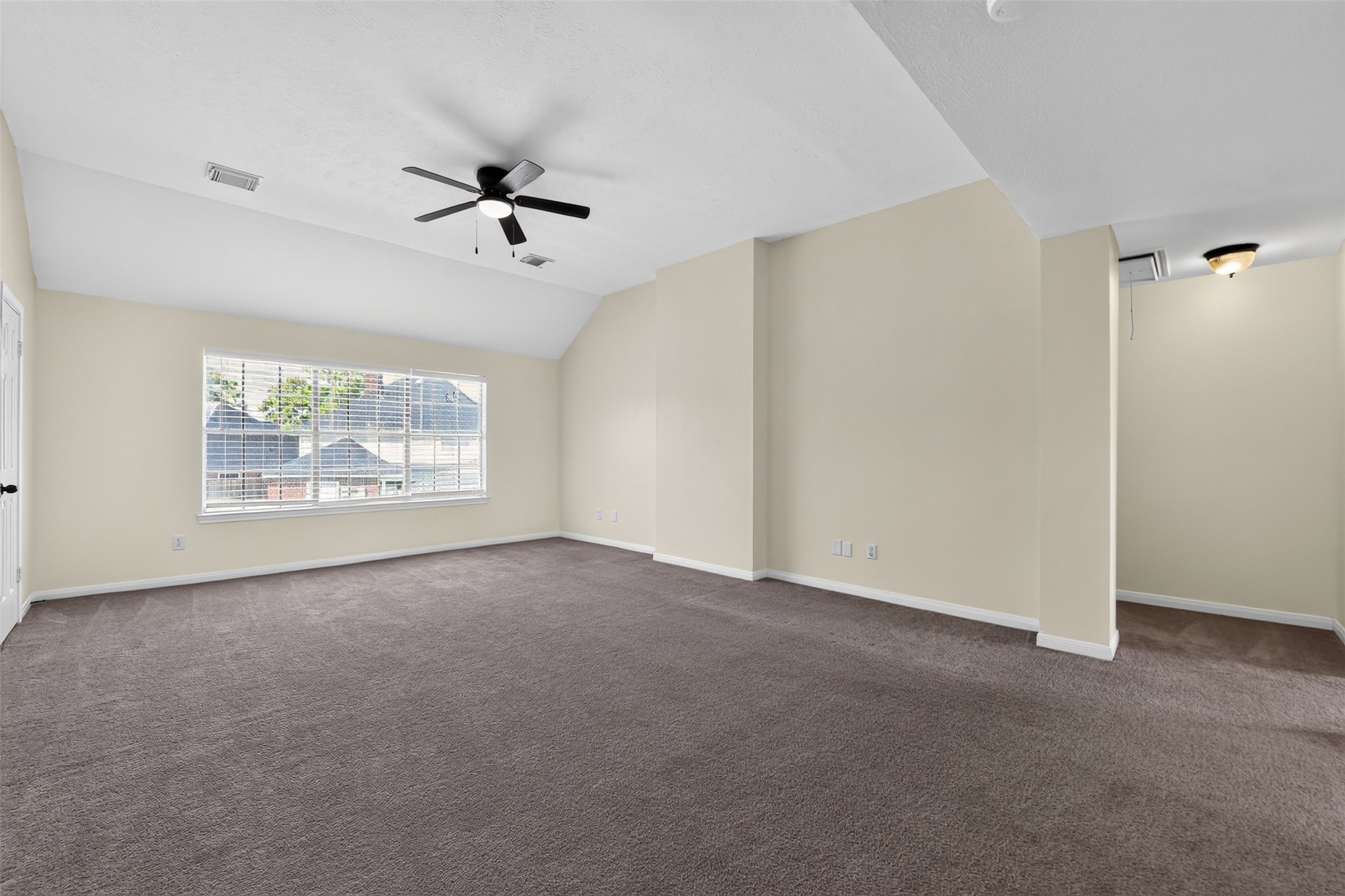 6006 Matt Road Humble, TX 77346 - Photo 20 of 34 Upstairs family room leading to secondary bathroom.
