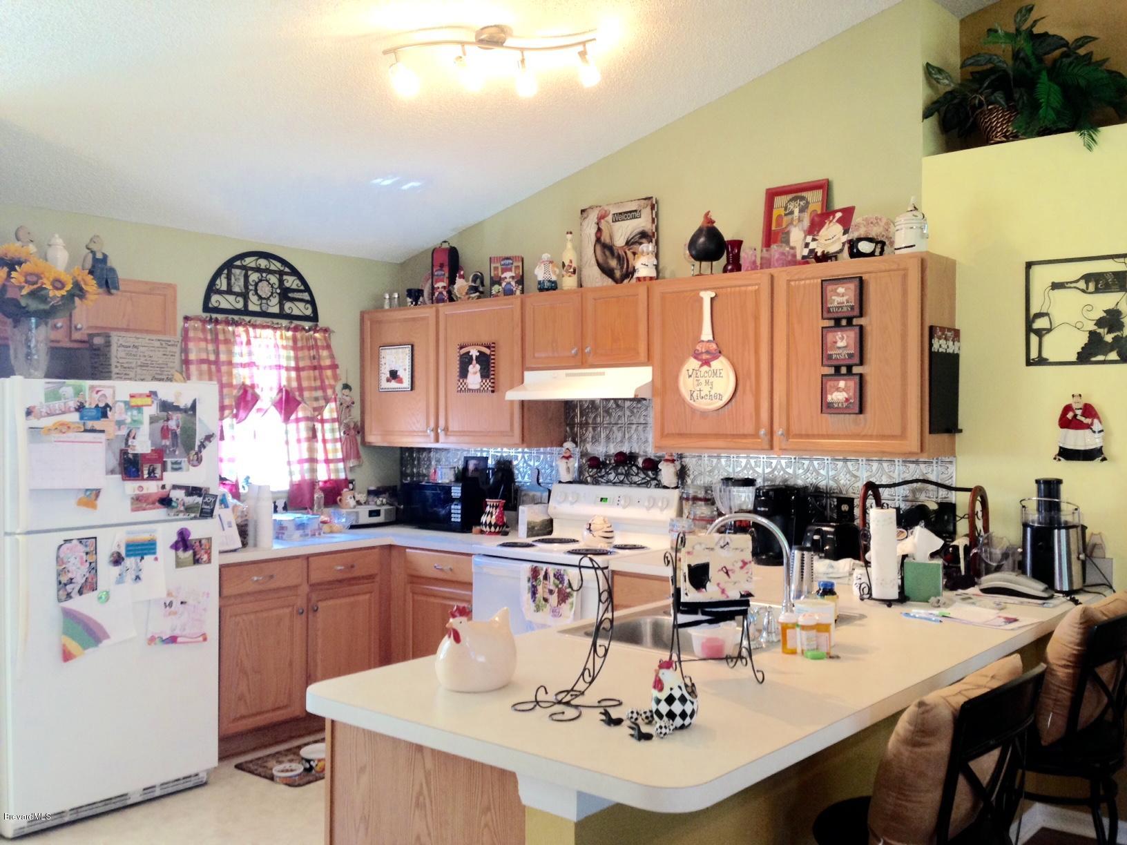 482 Sauders Road Southeast Palm Bay, FL 32909 - Photo 8 of 20 KITCHEN VIEW 1