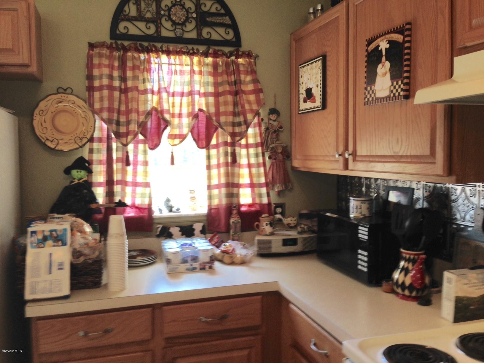 482 Sauders Road Southeast Palm Bay, FL 32909 - Photo 9 of 20 WINDOW IN KITCHEN