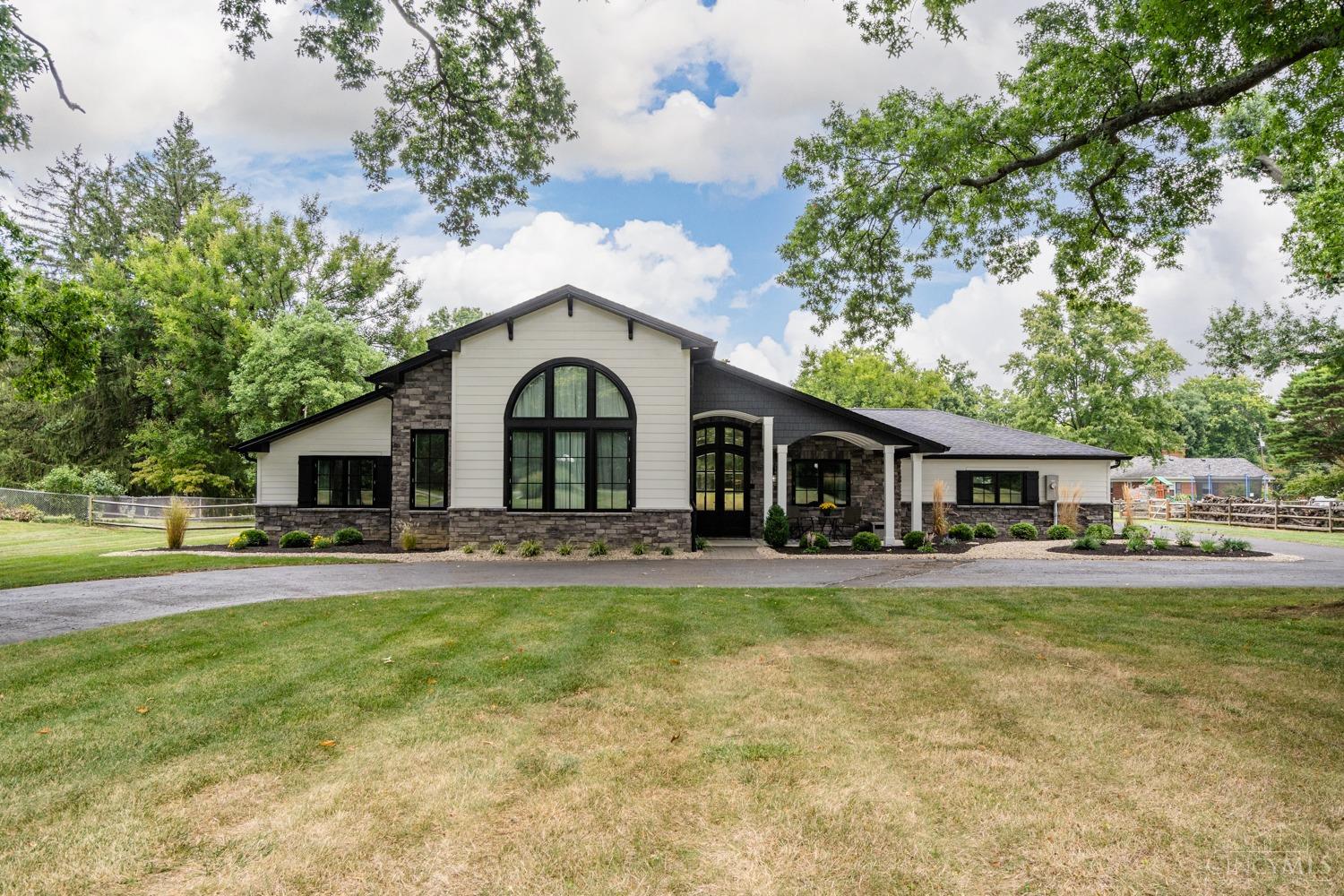 3570 East Galbraith Road Amberley, OH 45236 - Photo 1 of 30