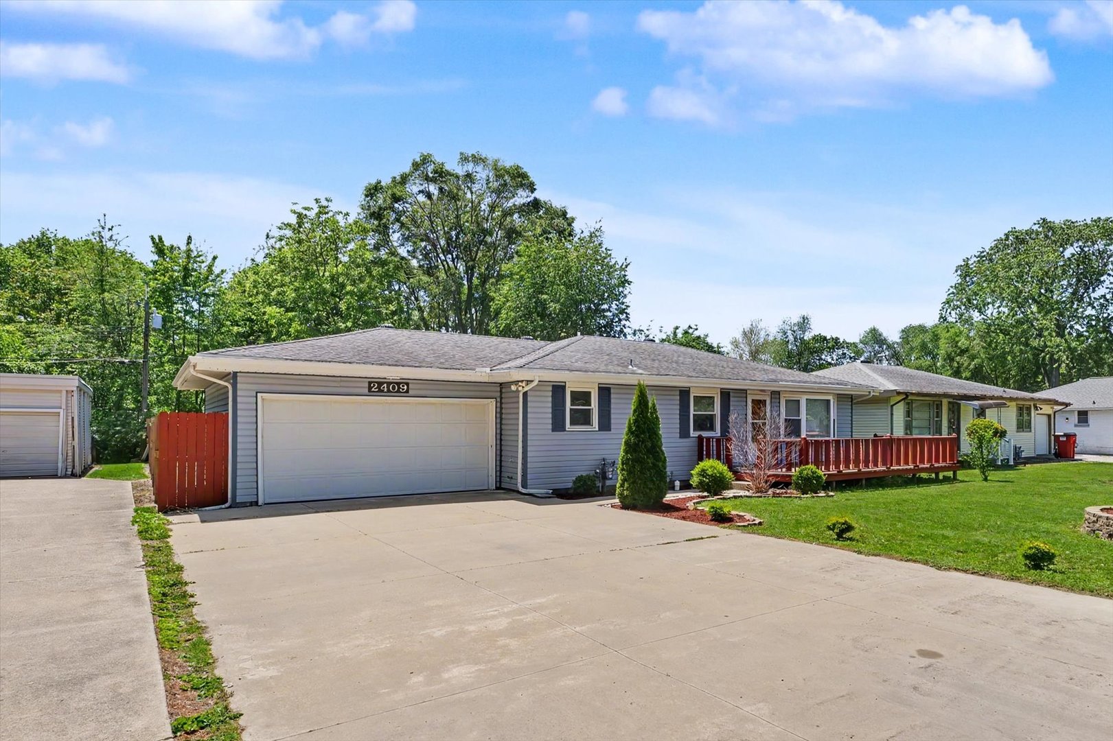 2409 West John Street Champaign, IL 61821 - Photo 3 of 25