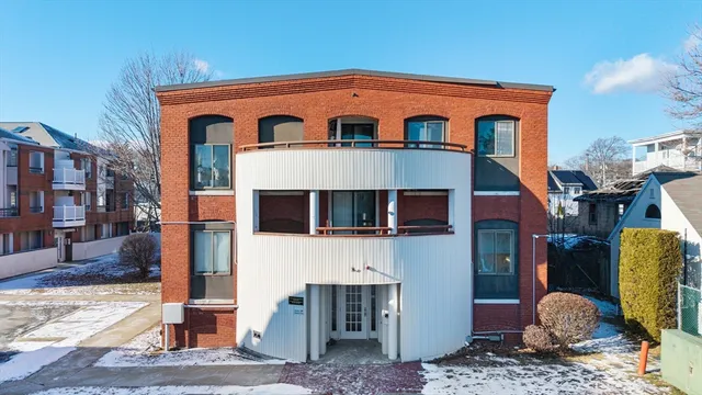 $385,000 | 11 Margin Street, Unit 6, Lynn, MA 01905