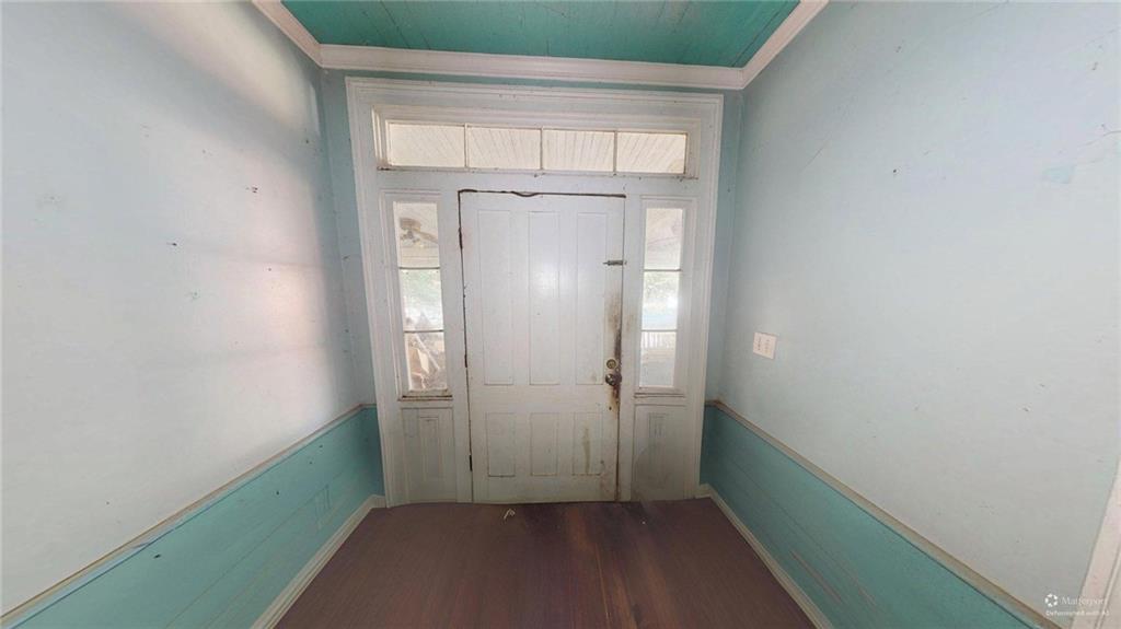 688 Main Street Whitesburg, GA 30185 - Photo 13 of 34 a view of an empty room