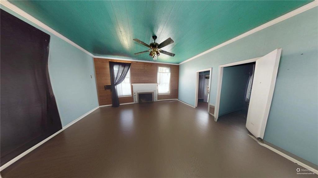 688 Main Street Whitesburg, GA 30185 - Photo 15 of 34 a view of an empty room with a window