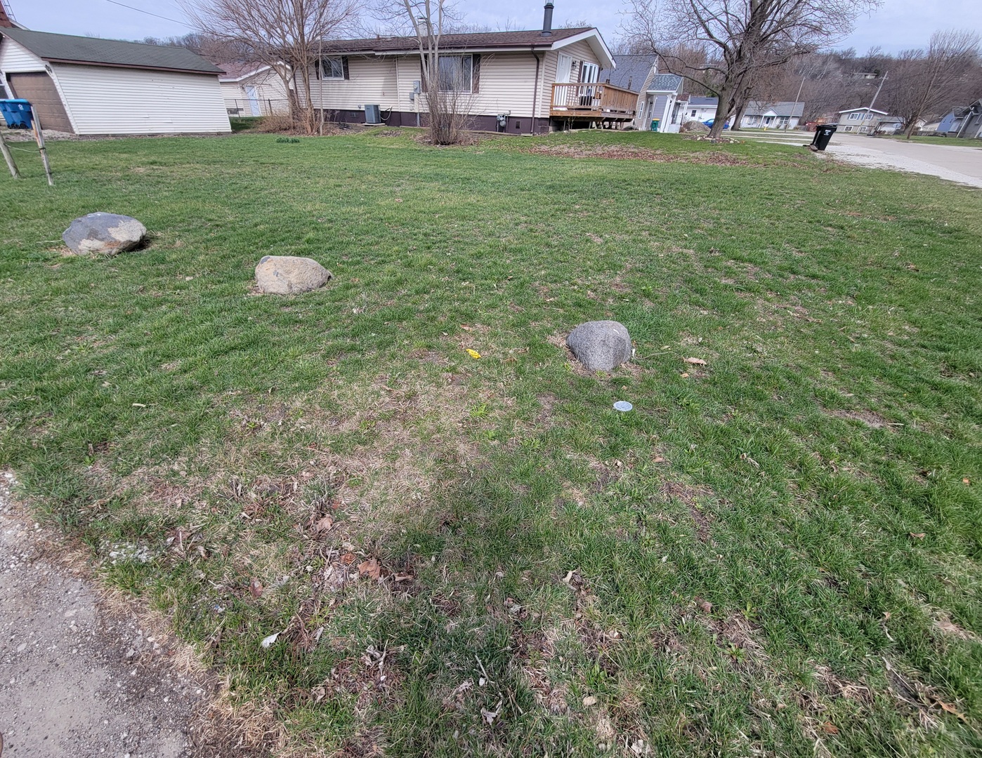 802 Deleon Street Ottawa, IL 61350 - Photo 22 of 22 a view of a house with a backyard