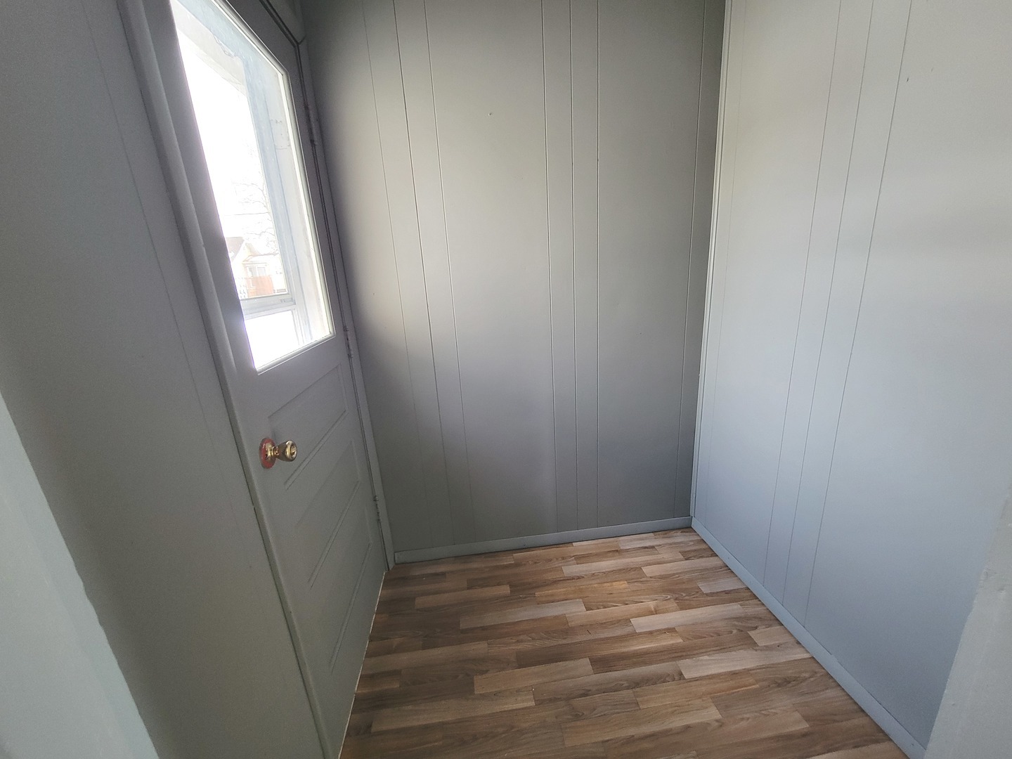 802 Deleon Street Ottawa, IL 61350 - Photo 9 of 22 a view of empty room with window