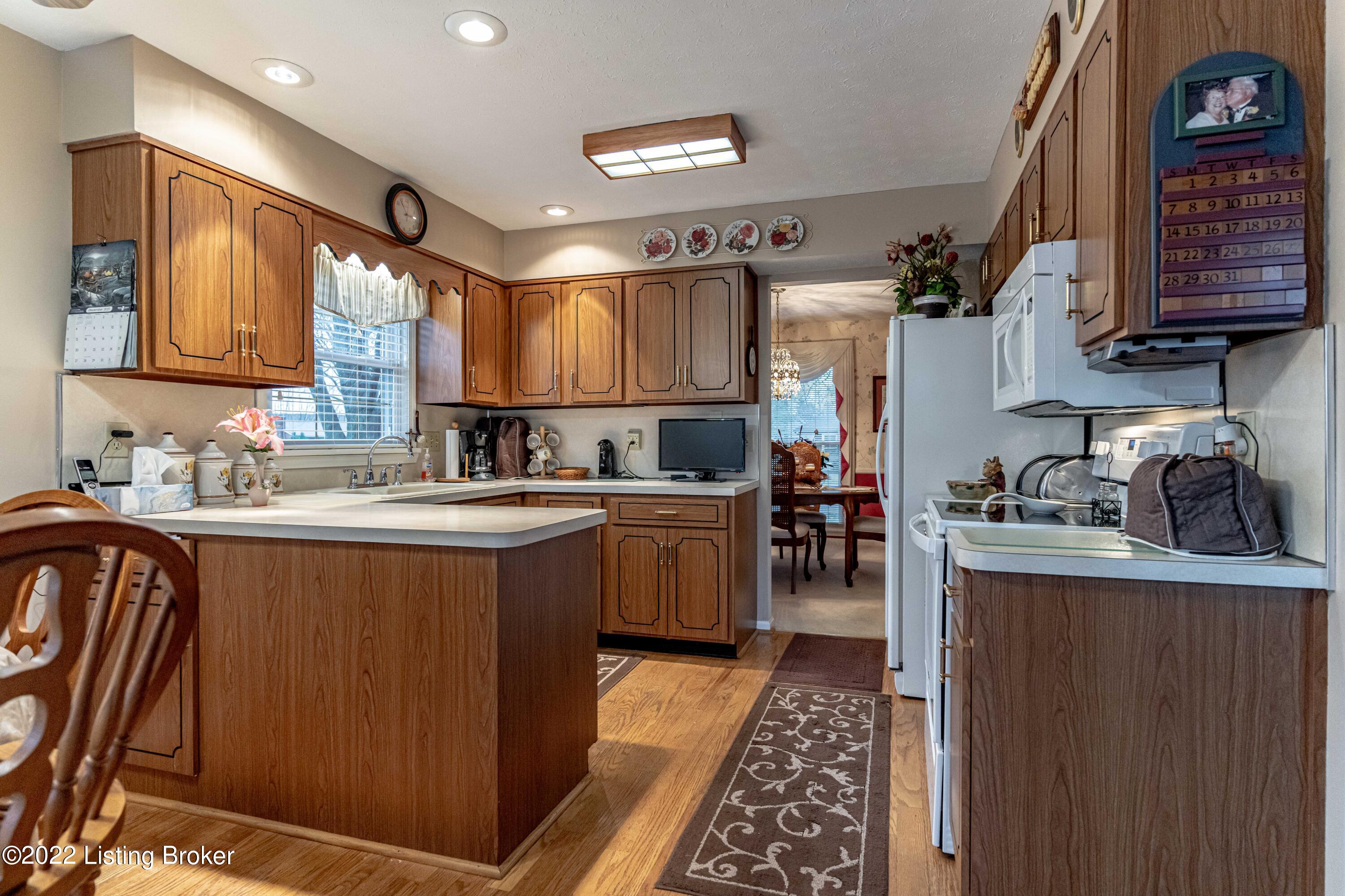 6811 Tottenham Road Louisville, KY 40207 - Photo 11 of 55 DSC06664