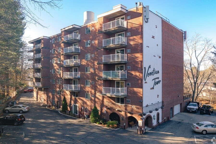 70 Nicholas Road, Unit 4 Framingham, MA 01701 - Photo 2 of 16 a building view