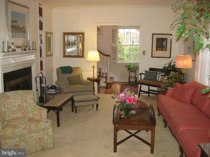 323 South Wind Road Towson, MD 21204 - Photo 20 of 26 Living Room