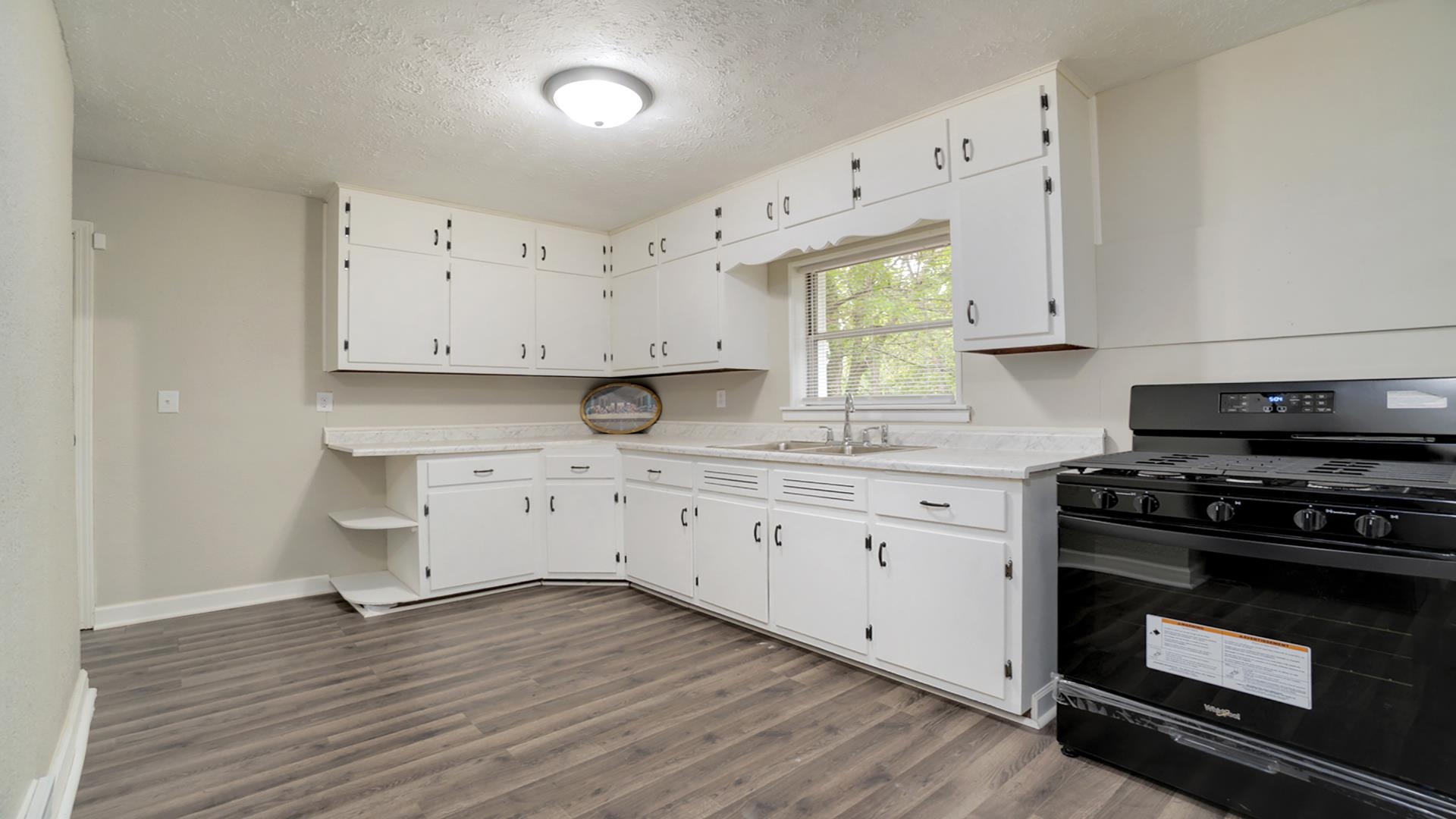 424 Barnum Road Rockford, IL 61109 - Photo 2 of 25 Gallery Image 2