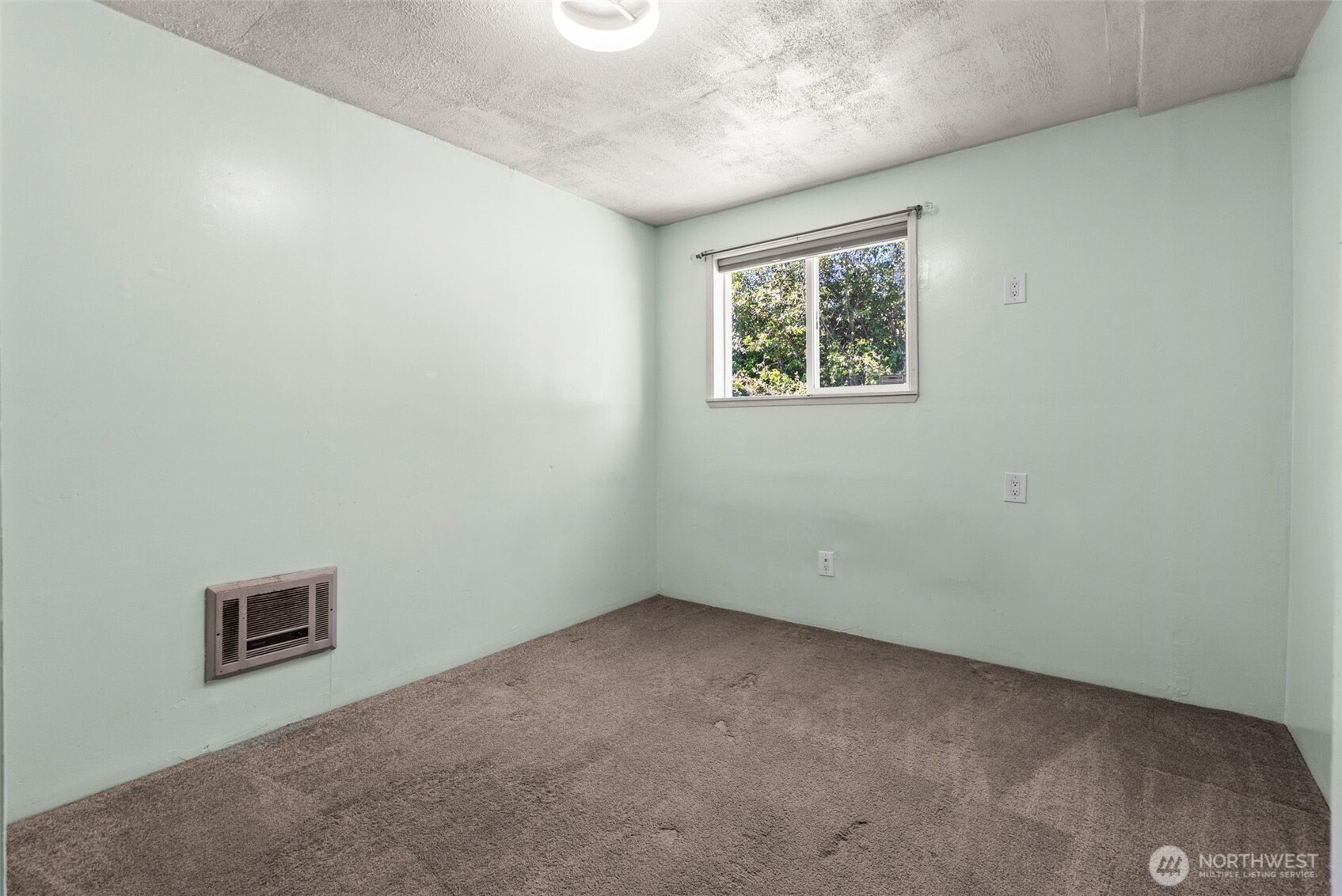 2432 Northeast Franklin Street Bremerton, WA 98310 - Photo 10 of 25
