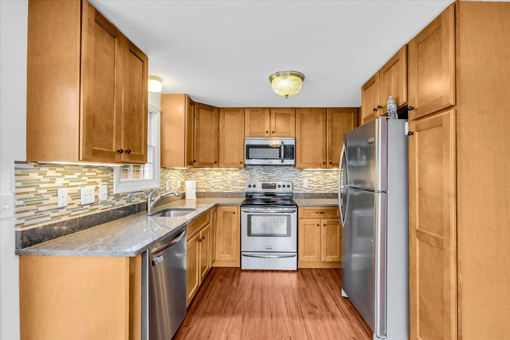 16 Mockingbird Lane Barnstable, MA 02648 - Photo 7 of 30